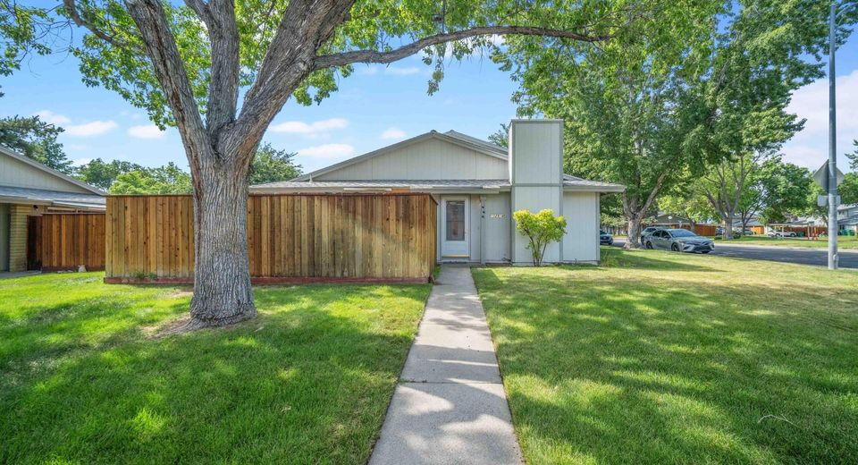 1029 Brooktree Drive, Unit 4, Sparks, NV 89434 Photo