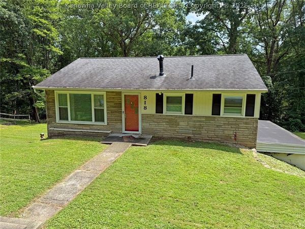 818 Daverton Road, Charleston, WV 25303