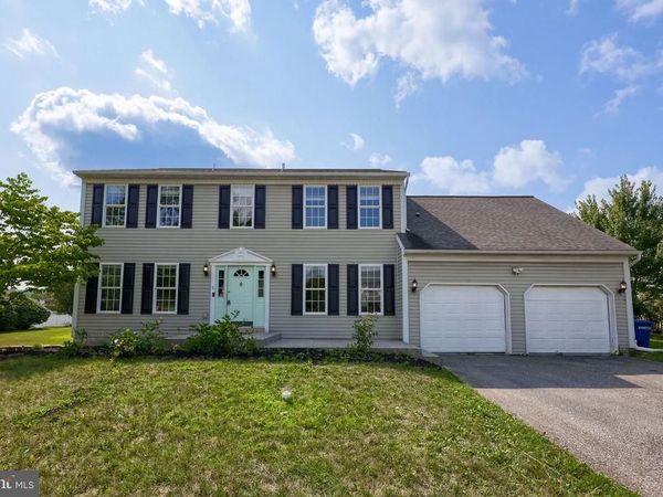 6 PRIMROSE LANE, READING, PA 19608