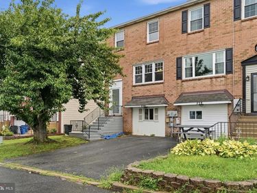 236 VISTA DRIVE, EASTON, PA 18042