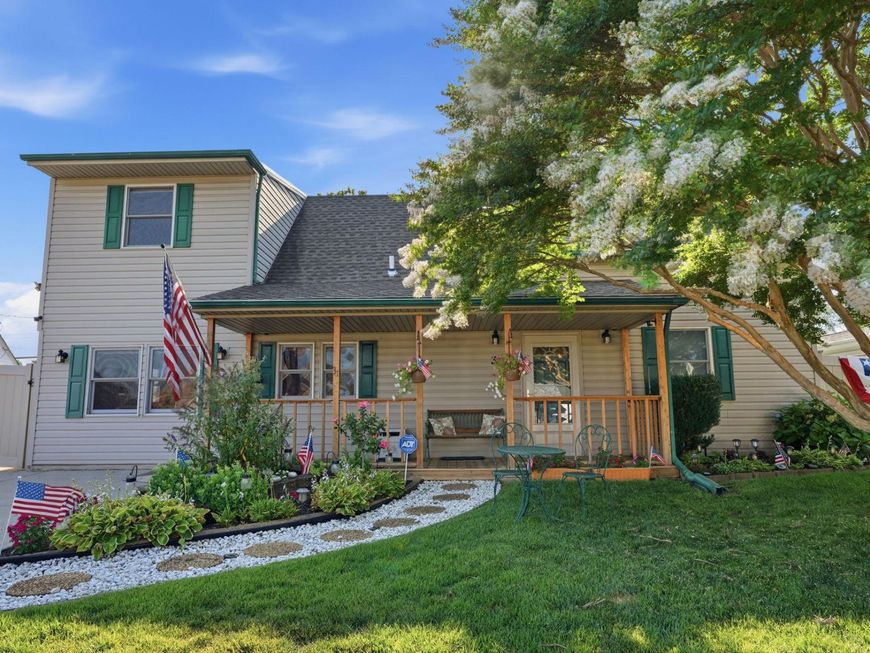 31 Narcissus Lane, Levittown, PA 19054 Main Photo