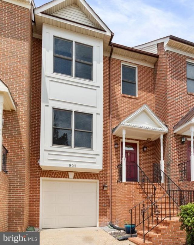 905 Shaw Court, Fredericksburg, VA 22405 Main Photo