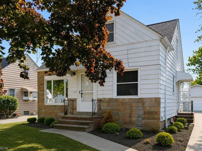 1405 Washington Boulevard, Mayfield Heights, OH 44124 Photo 2