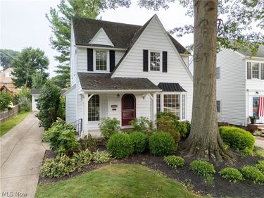 20701 Beachwood Drive, Rocky River, OH 44116