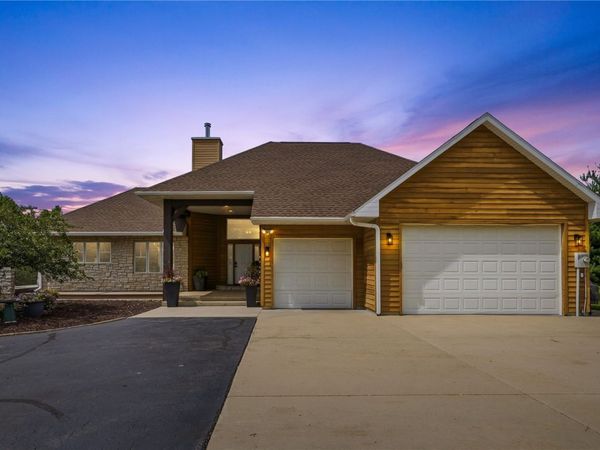 358 Abbotsford Drive , Cedar Rapids, IA 52403