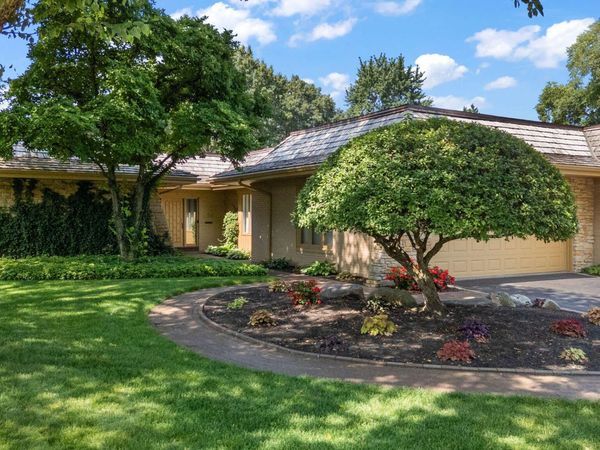 236 Inverness Lane , Schererville, IN 46375