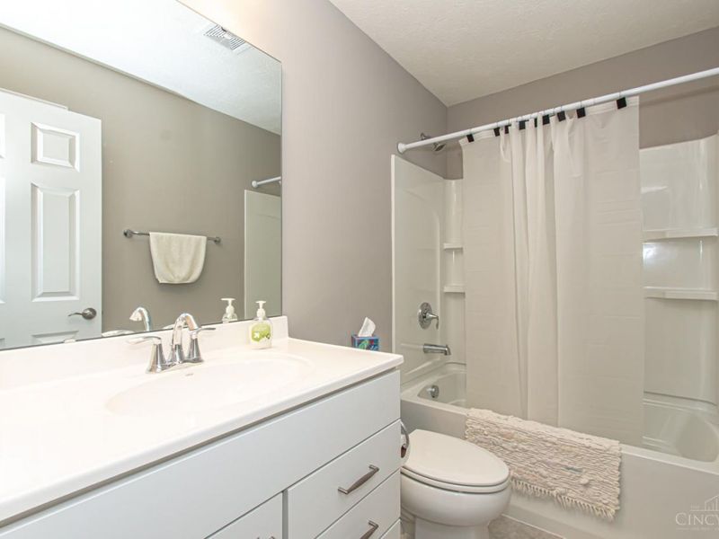 1686 Glade Valley Drive, Washington Township, OH 45458 Photo 32