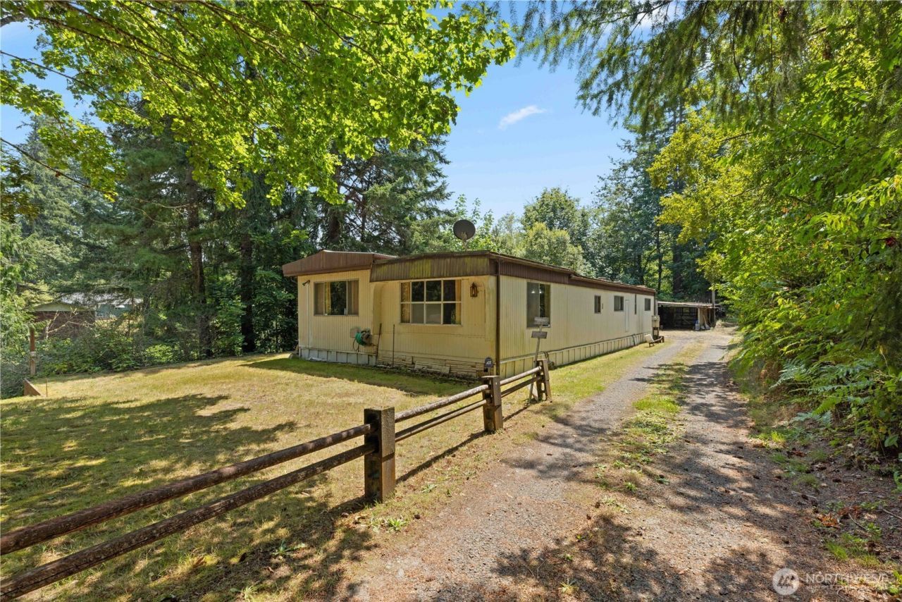 6512 SE Garfield Street , Port Orchard, WA 98366