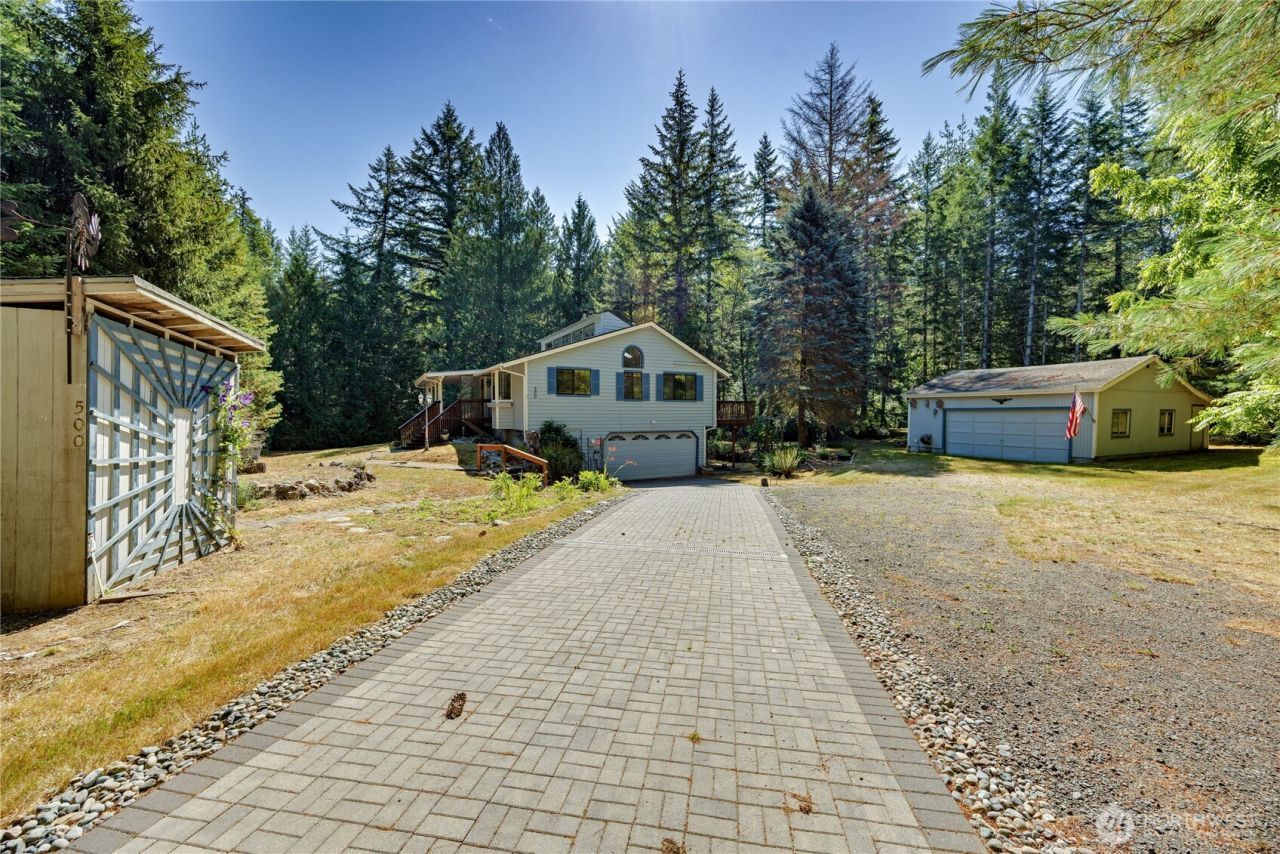 500 Mallard Lane Nw, Seabeck, WA 98380