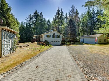 500 Mallard Lane NW, Seabeck, WA 98380
