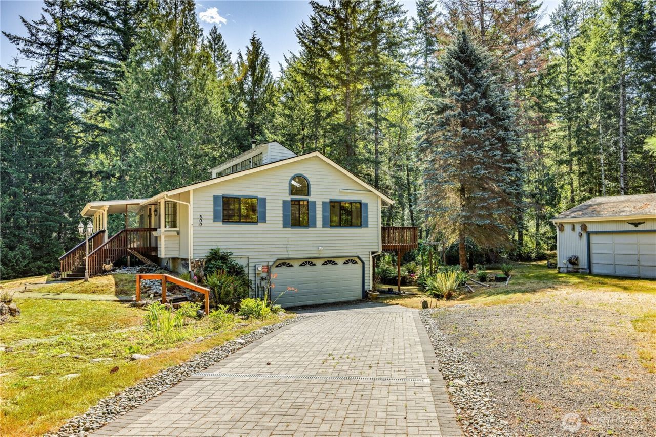 500 Mallard Lane Nw, Seabeck, WA 98380