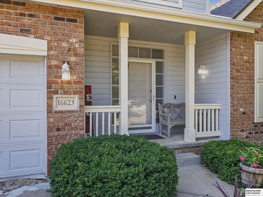 16623 Taylor Street, Omaha, NE 68116