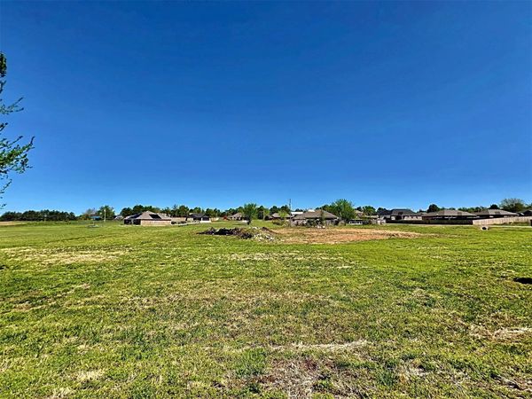 17530 W Tray Road , Tahlequah, OK 74464