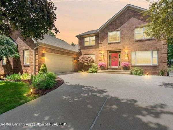 1733 Sunnydale , Lansing, MI 48917