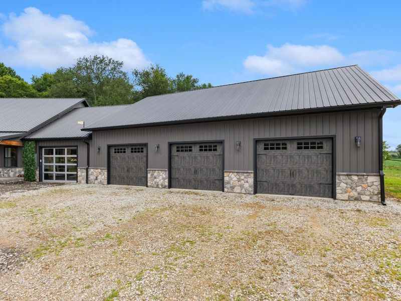 16265 Fredericktown Amity Road, Fredericktown, OH 43019 Photo 4