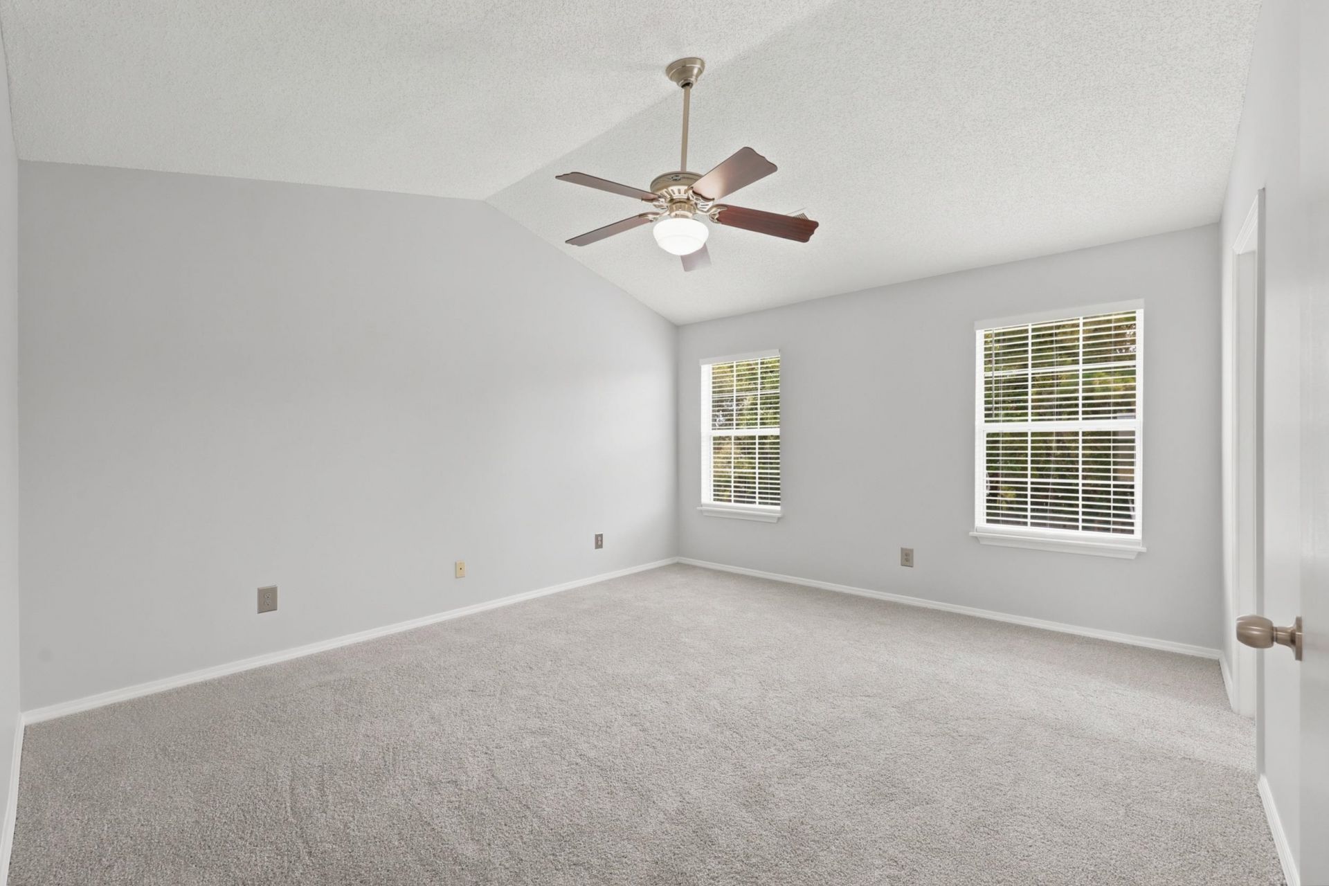 4773 Southgate Pkwy. Photo 37