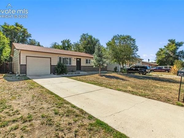 2429 W Anjelina Circle, Colorado Springs, CO 80916