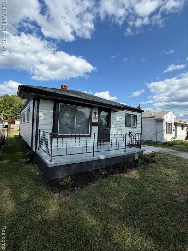 24512 Lexington Avenue, Eastpointe, MI 48021 Main Photo
