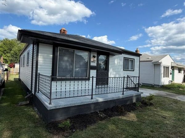 24512 Lexington Avenue, Eastpointe, MI 48021