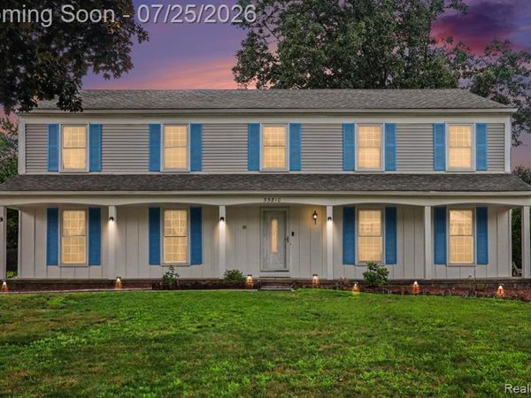 35810 Fredericksburg Road, Farmington Hills, MI 48331