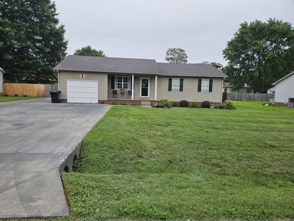 112 Darnell Dr, Tullahoma, TN 37388