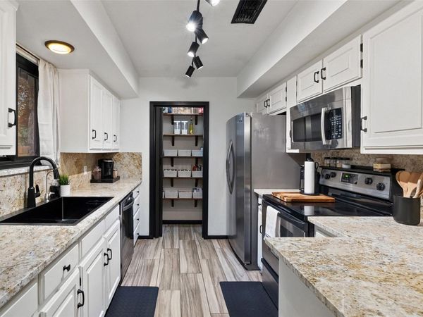 1705 Wild Horse LN, Round Rock, TX 78681