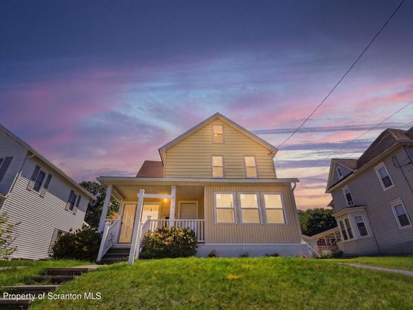 526 South Street, Avoca, PA 18641