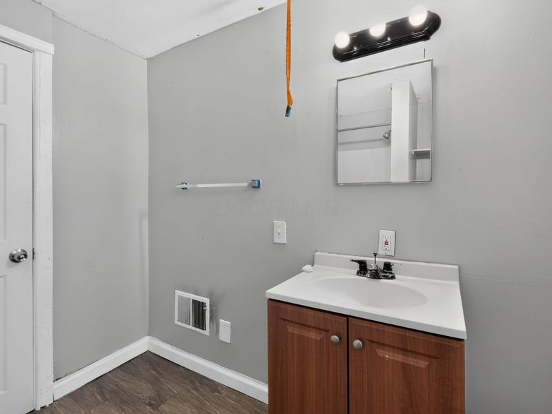 306 Belvidere Avenue, Columbus, OH 43223 Photo 17