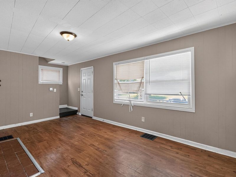 306 Belvidere Avenue, Columbus, OH 43223 Photo 6