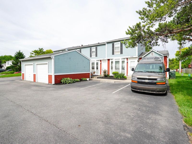 876 Annagladys Drive, Unit E3, Worthington, OH 43085 Photo 2