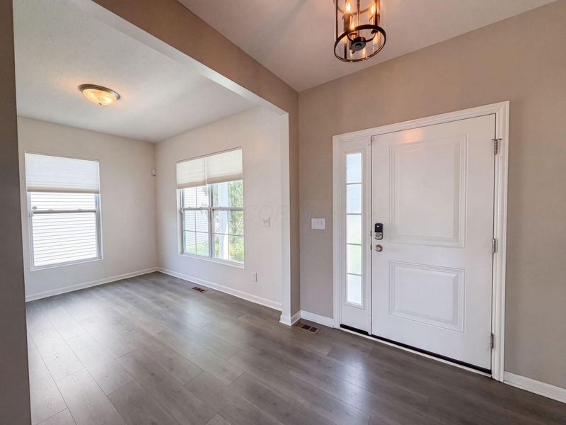 3212 Yellow Finch Way , Columbus, OH 43231 Photo 6