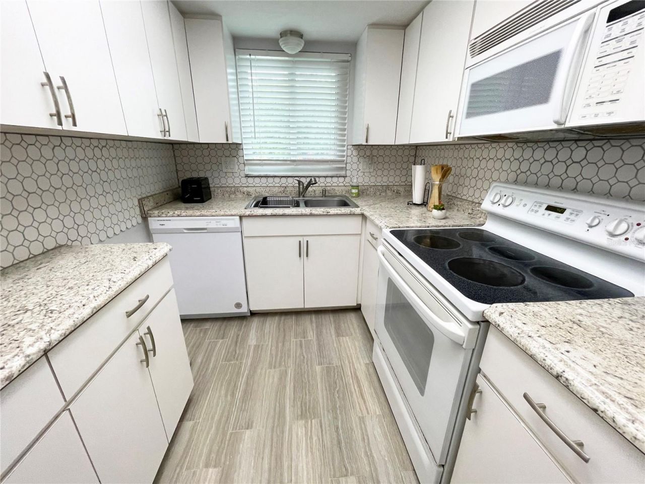 5880 38th Avenue N, Unit 206, Saint Petersburg, FL 33710 Photo