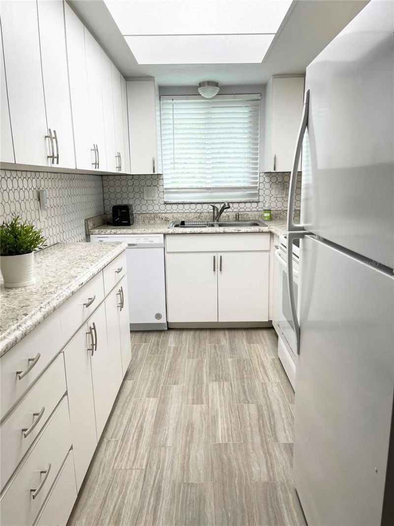 5880 38th Avenue N, Unit 206, Saint Petersburg, FL 33710 Photo