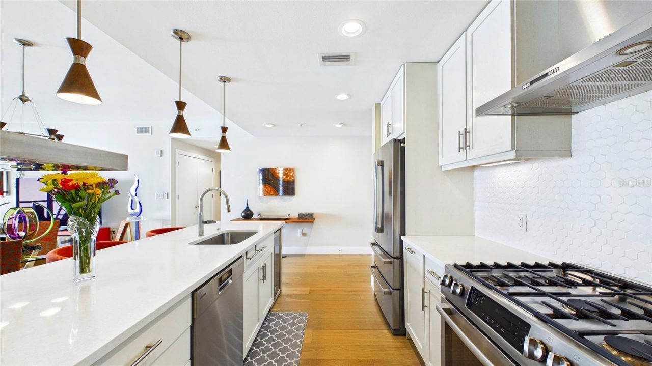 199 Dali Boulevard, Unit 1106, Saint Petersburg, FL 33701 Photo