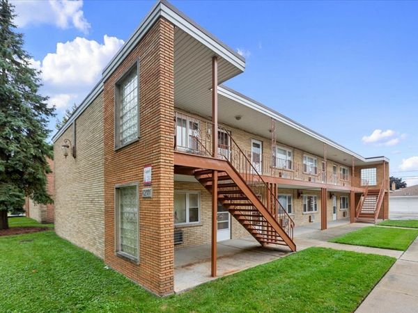 6212 W 64th Place , Unit 201, Chicago, IL 60638