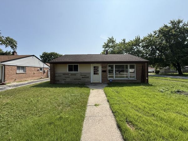 17057 Park Avenue , Lansing, IL 60438