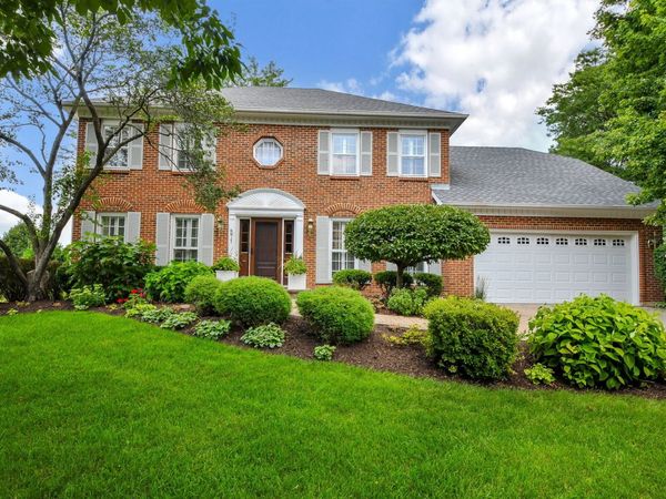 571 Apple River Drive, Naperville, IL 60565