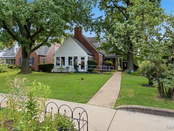 7816 Blackberry Avenue , St Louis, MO 63130