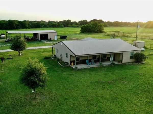1347 Lcr 152, Mount Calm, TX 76673