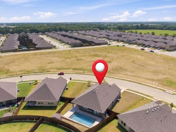 1100 Canterbury Lane , Ennis, TX 75119
