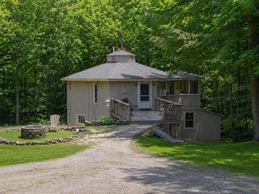 204 Walker Hill Road, Weare, NH 03281
