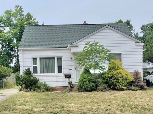 18807 Longview Avenue , Maple Heights, OH 44137