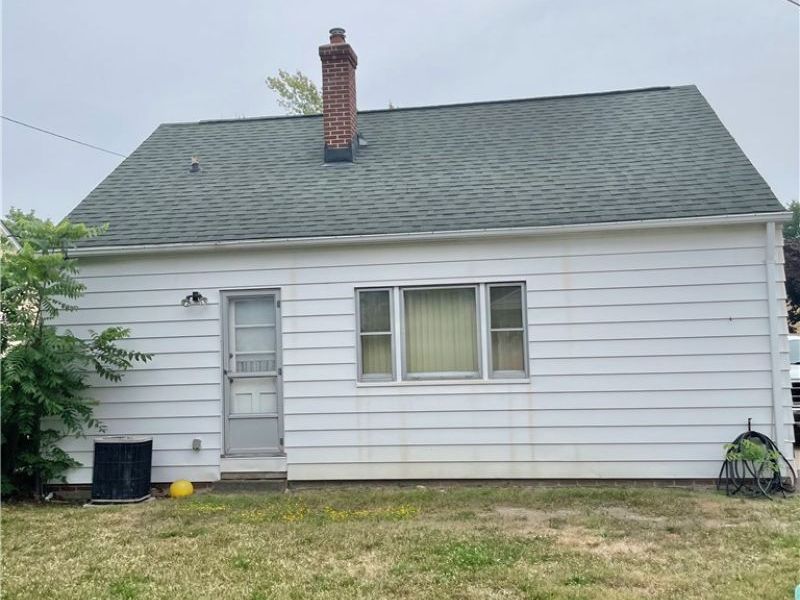 18807 Longview Avenue, Maple Heights, OH 44137 Photo 2