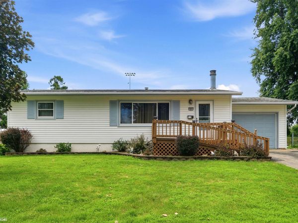 501 Dennis Drive, Marshalltown, IA 50158
