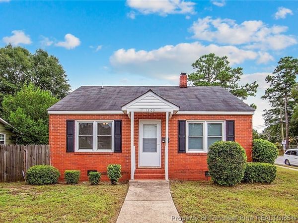 1203 Turnpike Road, Fayetteville, NC 28305