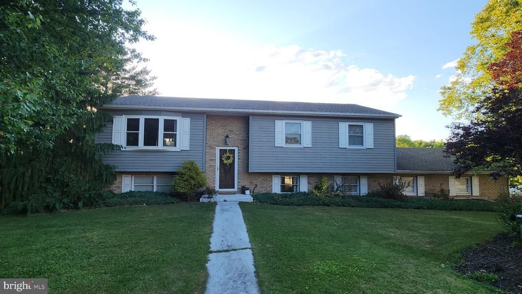 60 REDSTONE DRIVE, YORK HAVEN, PA 17370