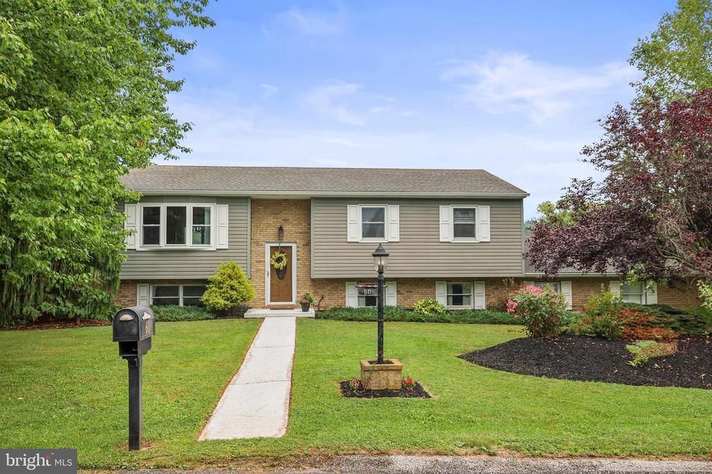 60 REDSTONE DRIVE, YORK HAVEN, PA 17370