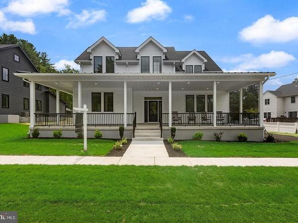 6 CHAPEL AVENUE, MEDFORD, NJ 08055