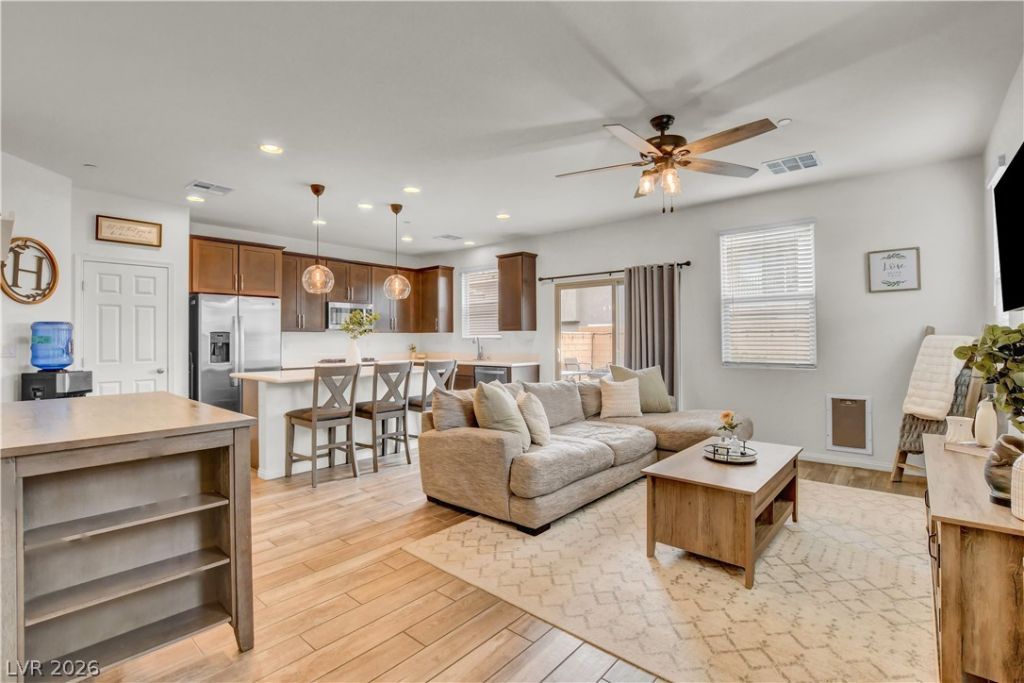 688 Bamboo Bend Place, Henderson, NV 89011 Main Photo
