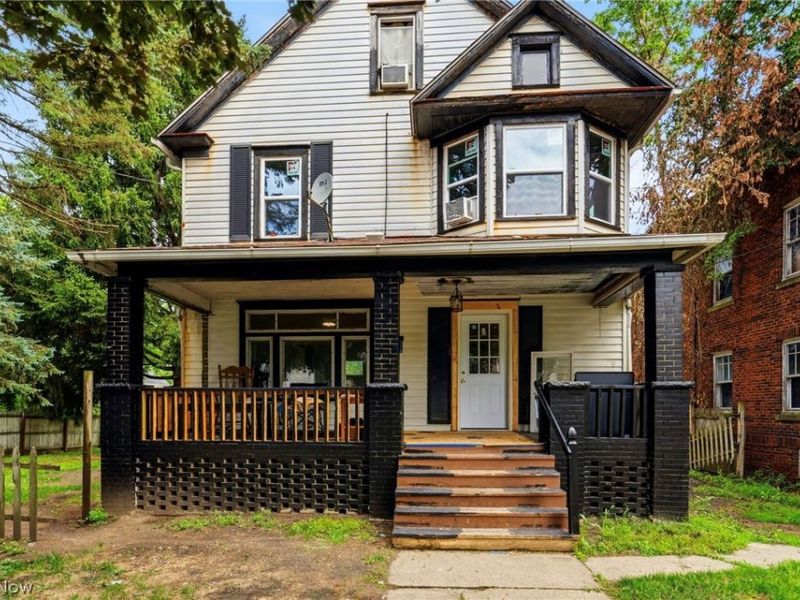 105 W Harrison Street, Alliance, OH 44601 Photo 1